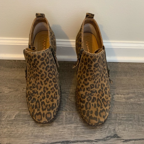 8.5 Medium Hush Puppies amazing Cayto Leopard Boots - Picture 2 of 7